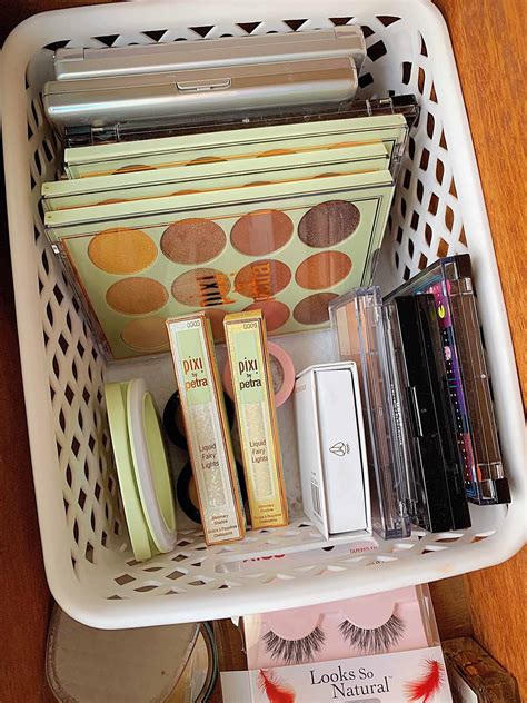 makeup collection organization and storage.